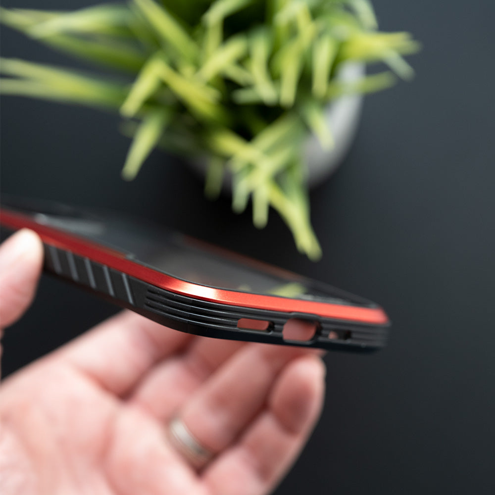 Protective case the king defense apple iphone 13 pro red color