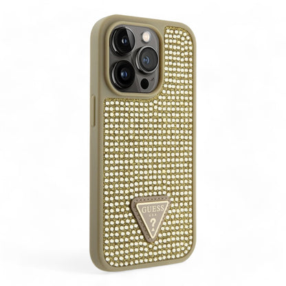Estuche guess hard case iphone 15 pro pc/tpu gold hard case rhinestone triangle color dorado